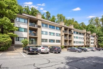 41 Mt Kemble Ave in Morristown, NJ - Foto de edificio - Building Photo