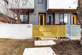 102 Tendick St in San Antonio, TX - Building Photo - Building Photo