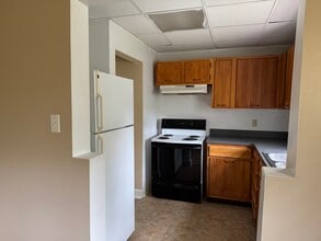 1505 Ravinia Rd in Charleston, WV - Building Photo - Building Photo
