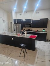 473 Plateau Dr in Socorro, TX - Foto de edificio - Building Photo