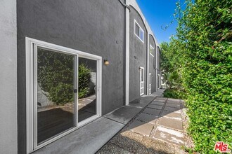 648 N Grand Ave in Los Angeles, CA - Building Photo - Building Photo