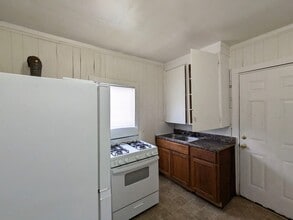 820 Peach Ave in Beaumont, TX - Building Photo - Building Photo