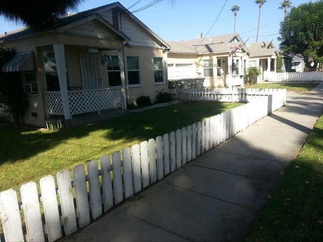 property at 731 W Maple Ave