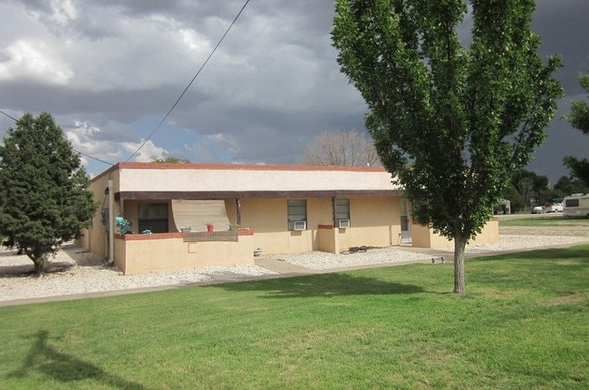 Casa De La Flor Senior in Loving, NM - Building Photo