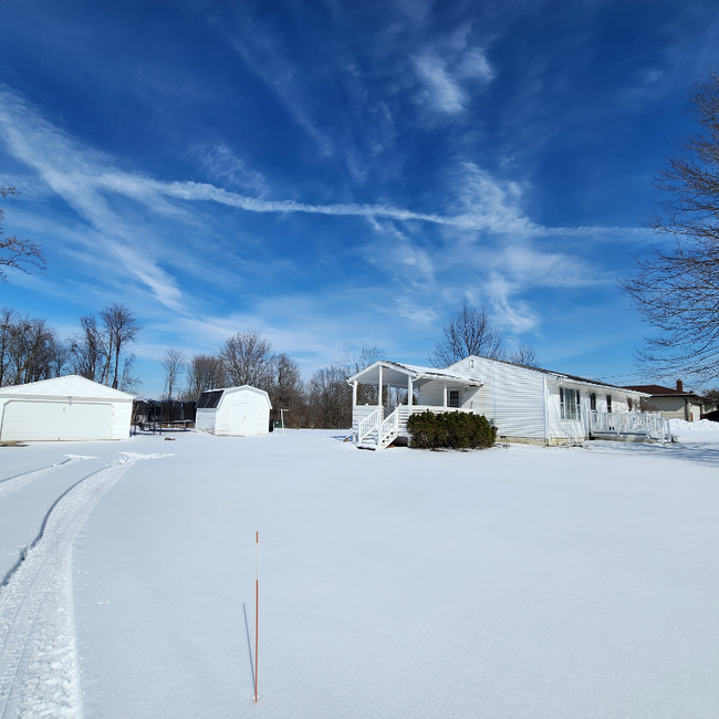 2495 Forest Dr in Hinckley, OH - Building Photo - Building Photo