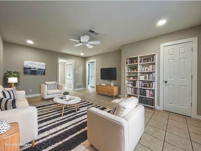 property at 1319 W Price Ln