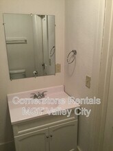 264 College St SE in Valley City, ND - Foto de edificio - Building Photo