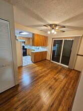 6336 SE Cedarcrest Dr, Unit A in Milwaukie, OR - Foto de edificio - Building Photo