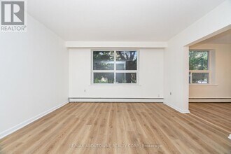 2144 Lilnan Ct in Burlington, ON - Building Photo - Building Photo