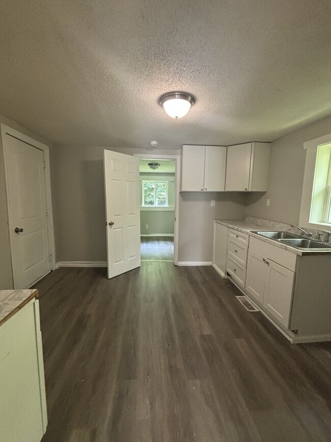 4009 Grasselli Ave SW in Birmingham, AL - Building Photo - Building Photo