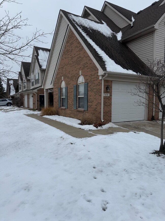 7438 Lacy Dr in Belleville, MI - Building Photo - Building Photo