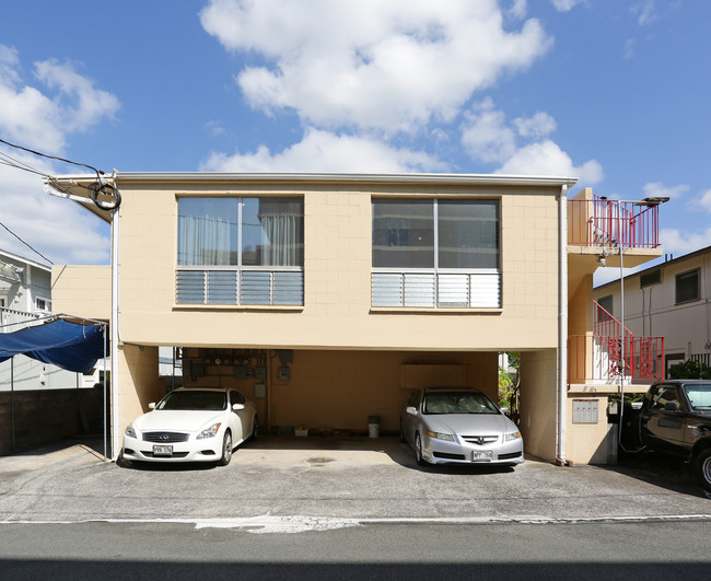 16 Kaena Ln in Honolulu, HI - Foto de edificio - Building Photo