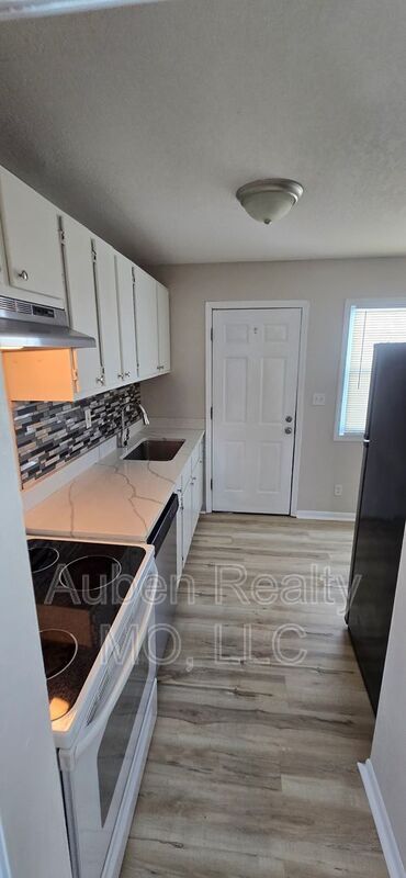 3143 Puckett Rd in Kansas City, KS - Building Photo - Building Photo