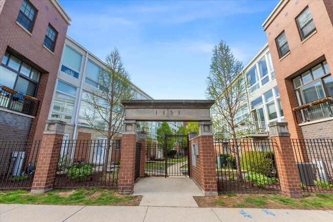 property at 1151 W Eddy St