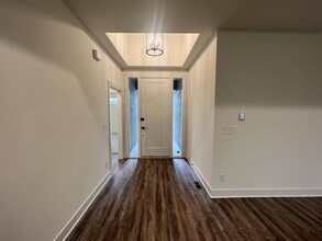 1517 SW Hedgewood Ln in Lee's Summit, MO - Foto de edificio - Building Photo