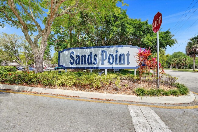 8300 Sands Point Blvd in Tamarac, FL - Building Photo - Building Photo