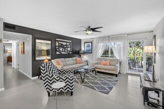 1920 NE 1st Terrace in Wilton Manors, FL - Building Photo - Building Photo