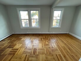 115 Gavin St, Unit 2-Bedroom in private home in Yonkers, NY - Building Photo