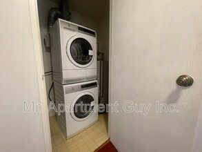 55 Green Valley Dr in Kitchener, ON - Building Photo - Building Photo