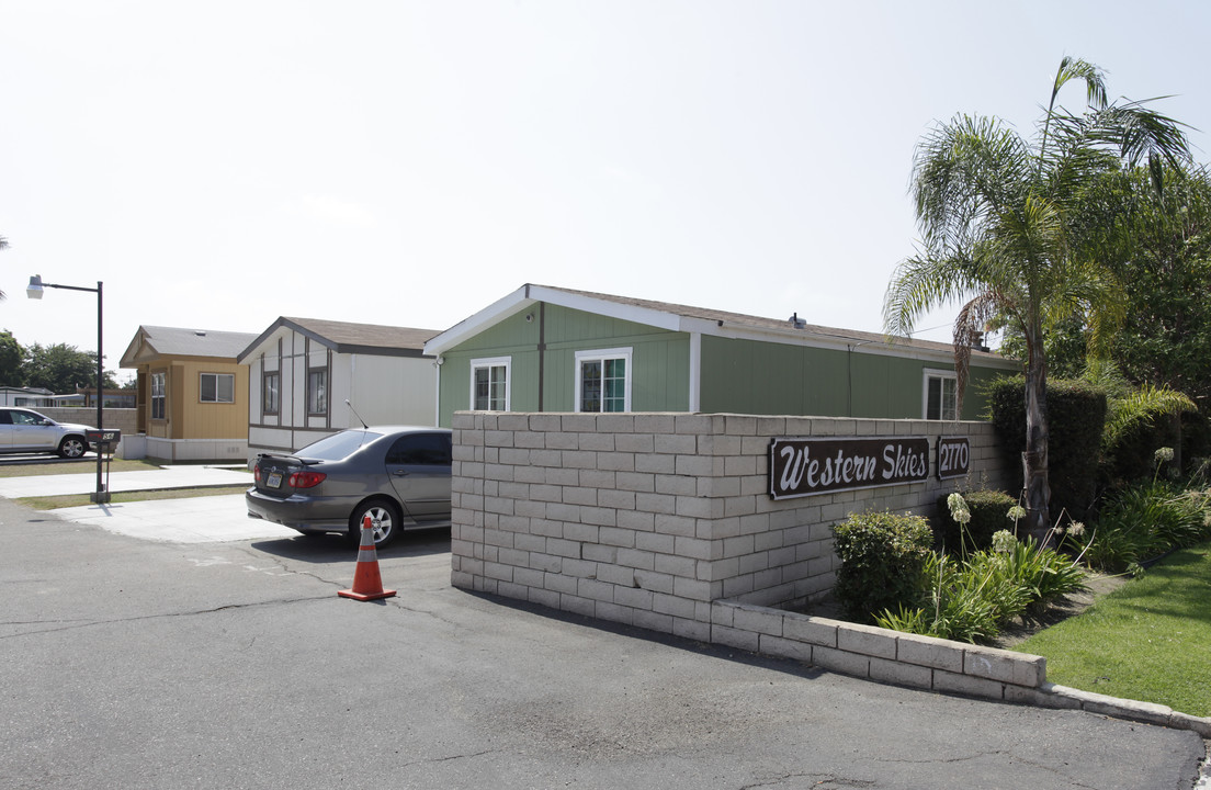 Western Skies Mobile Home Park in Anaheim, CA - Building Photo