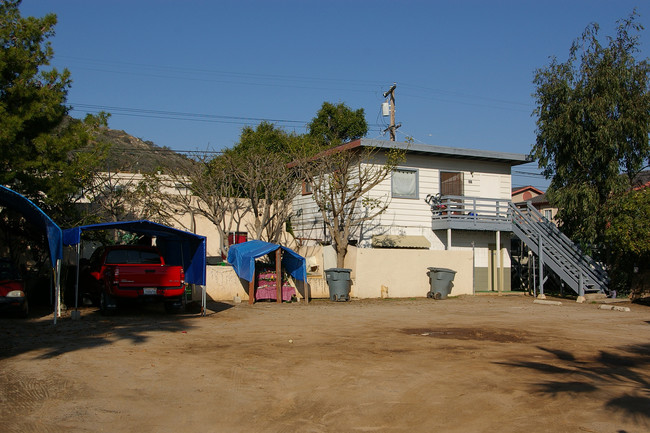 320-322 W Mission Rd in San Marcos, CA - Building Photo - Building Photo