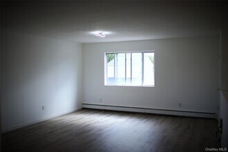 174-27 126th Ave in Queens, NY - Foto de edificio - Building Photo