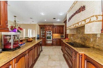 3630 Justison Rd in Miami, FL - Building Photo - Building Photo