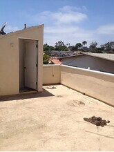 221 N Juanita Ave in Redondo Beach, CA - Foto de edificio - Building Photo