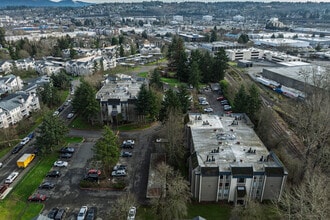 Sunpointe Condominiums in Renton, WA - Foto de edificio - Building Photo