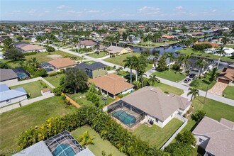 2614 SW 35th Ln in Cape Coral, FL - Building Photo - Building Photo