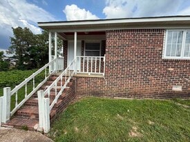 62 Cinnamon Dr in Jackson, TN - Building Photo