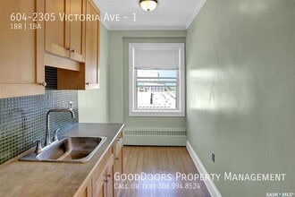 2305-2305 Victoria Ave in Regina, SK - Building Photo - Building Photo