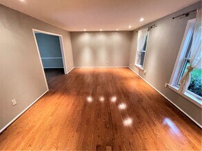 10309 Bells Mill Terrace in Potomac, MD - Building Photo - Building Photo