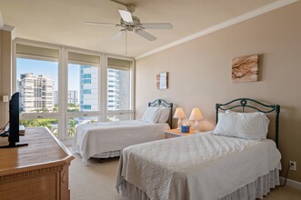 4051 Gulf Shore Blvd N in Naples, FL - Building Photo - Building Photo