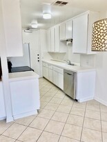 10747 Wilshire Blvd, Unit 1008 in Los Angeles, CA - Building Photo - Building Photo