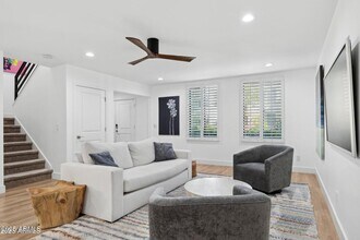 7694 E Minnezona Ave in Scottsdale, AZ - Building Photo - Building Photo
