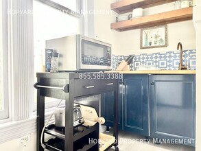 2212 E 27th St in Oakland, CA - Foto de edificio - Building Photo