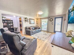 12287 1st St in Sidney, MT - Building Photo - Building Photo