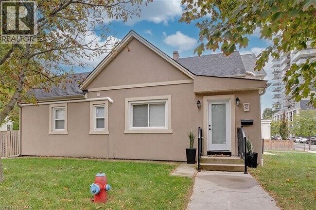 property at 519 Elizabeth St