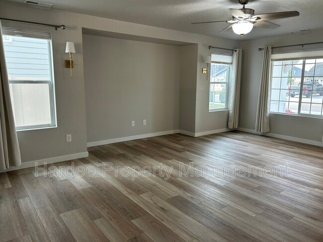 property at 7051 W Plateau Crk Dr