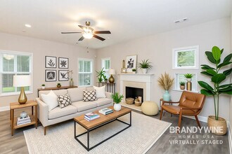 277 Mulberry Dr in Dallas, GA - Foto de edificio - Building Photo