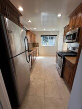 2023 Virginia Ave in Santa Monica, CA - Building Photo - Building Photo