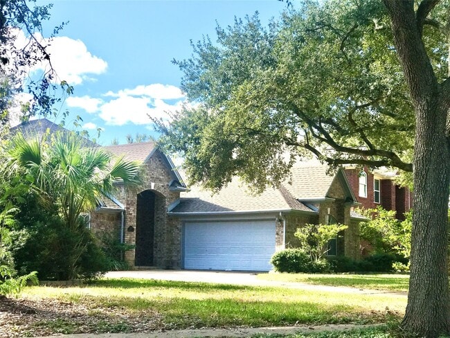 2203 Summer Bay Ct in Sugar Land, TX - Building Photo - Building Photo