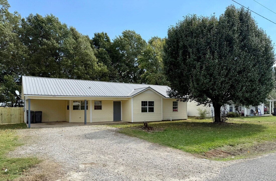203 N 18th Ave in Paragould, AR - Building Photo