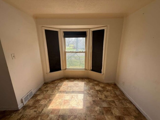 18107 North Blvd in Maple Heights, OH - Building Photo - Building Photo