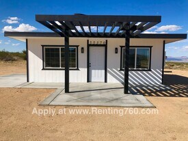 55370 Lilac in Landers, CA - Building Photo