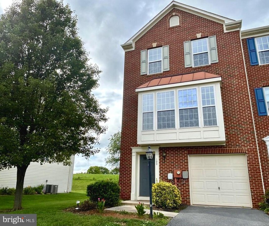 190 Monte Carlo Way in Charles Town, WV - Building Photo