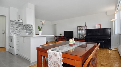 1294 Islington Ave in Toronto, ON - Building Photo - Building Photo