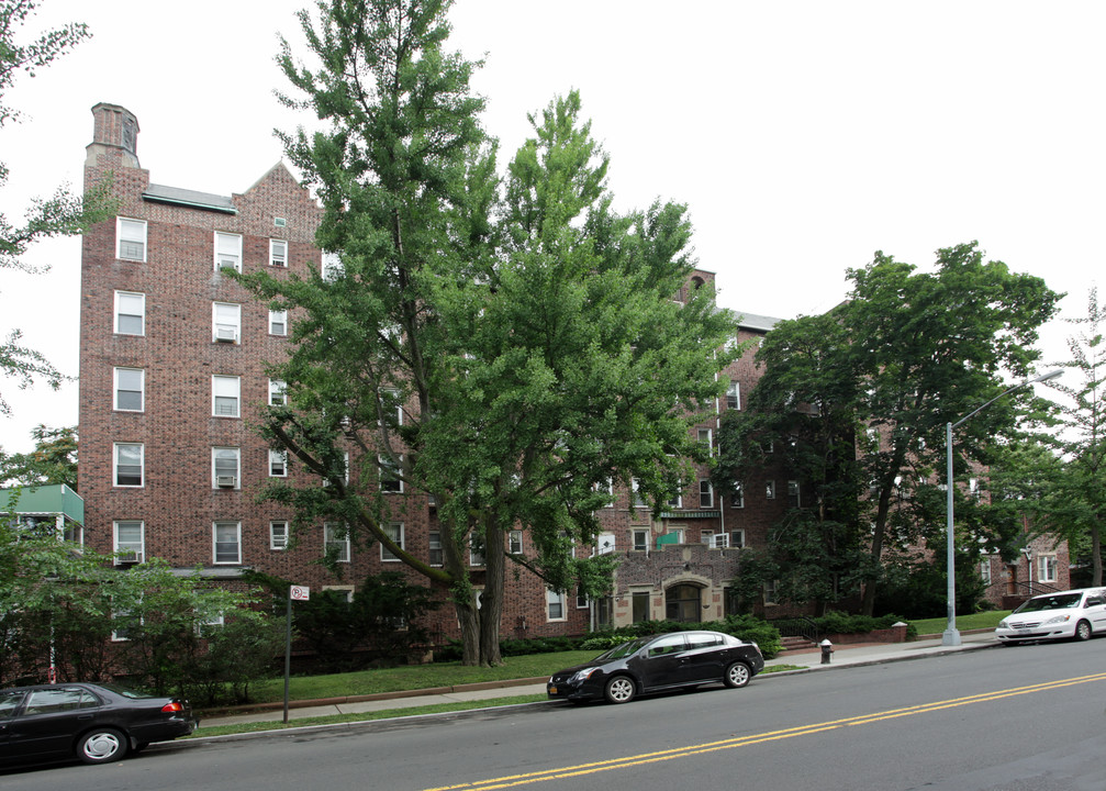 1819 Avenue L in Brooklyn, NY - Foto de edificio