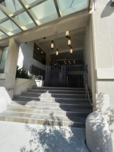333 Julia St, Unit 333 Julia St #307 in New Orleans, LA - Foto de edificio - Building Photo